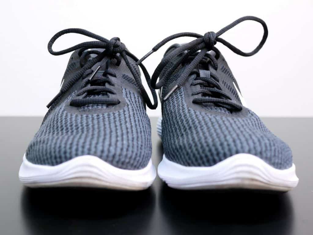 Nike Revolution 4 - вид спереди