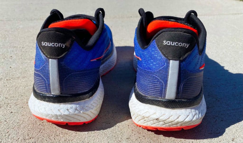 Saucony Triumph 19 - Вид сзади