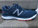 Обзор кроссовок New Balance 860v9